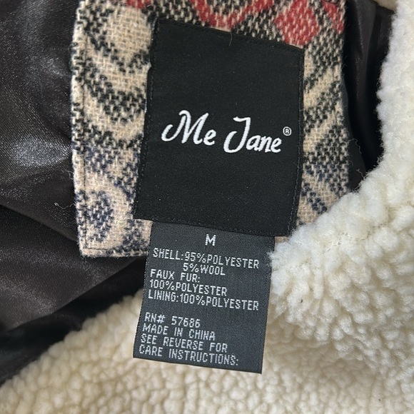 Me Jane vest size Medium Aztec style print with faux Sherpa lining - Picture 12 of 12